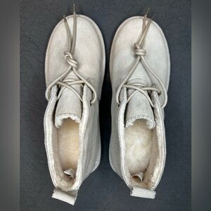 Bearpaw Skye Suede Lace-up Ankle Boots Women’s Size 9 Cream Shearing Lined